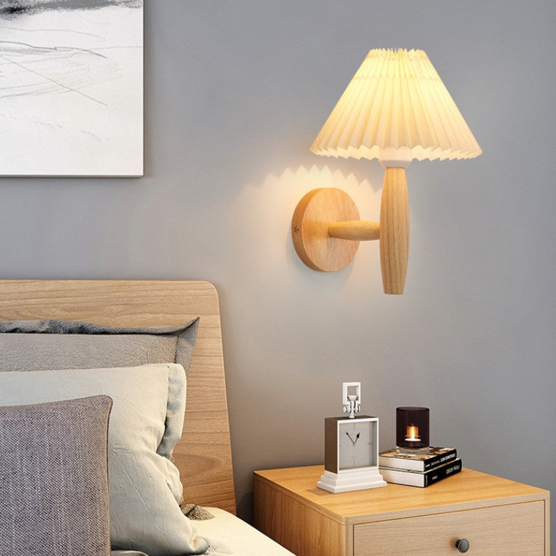Pleated Fabric E27 Wall Light / E27 Delivery Warm Light / Wood Color